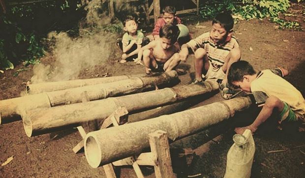 Mainan Anak Jaman Old pas Bulan Ramadhan di Bukittinggi