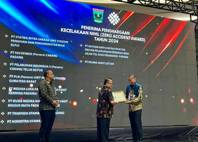 Konsisten Terapkan Keselamatan Kerja, Hotel Santika Bukittinggi Raih Penghargaan Zero Accident Award 2024