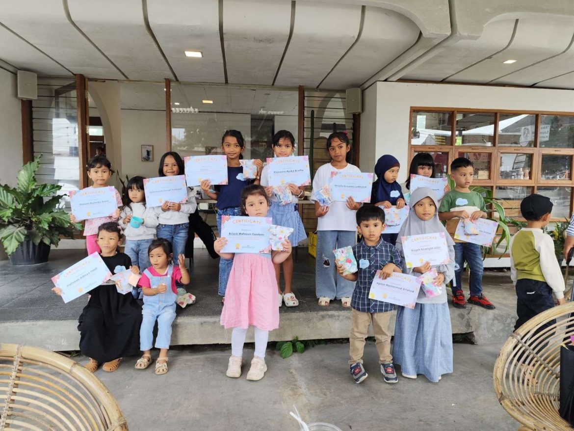 Serunya Kelas Melukis di Kue Bersama Abitsland