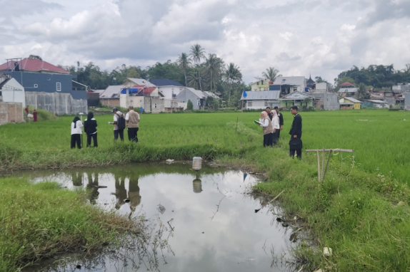 Panitia Ajudikasi Kantor Pertanahan Kota Bukittinggi Lakukan Pemeriksaan Tanah Wakaf Musholla An-Nur dalam Program PTSL 2025