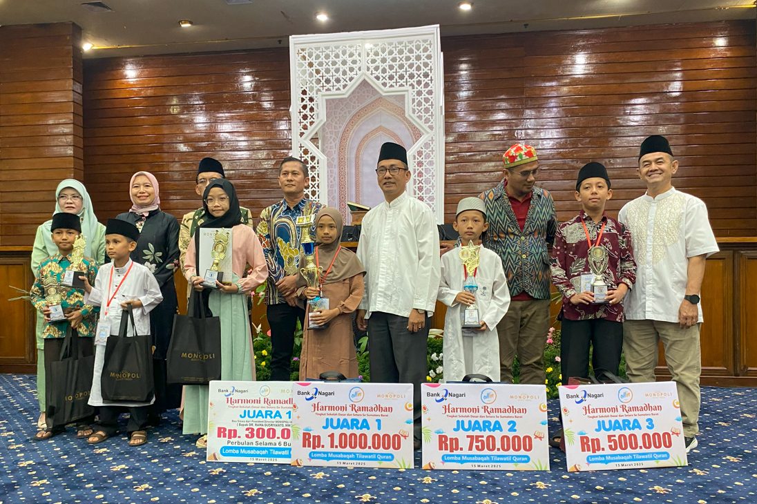 Hotel Monopoli Bukittinggi Hadiahkan Beasiswa Kepada Juara MTQ Harmoni Ramadhan