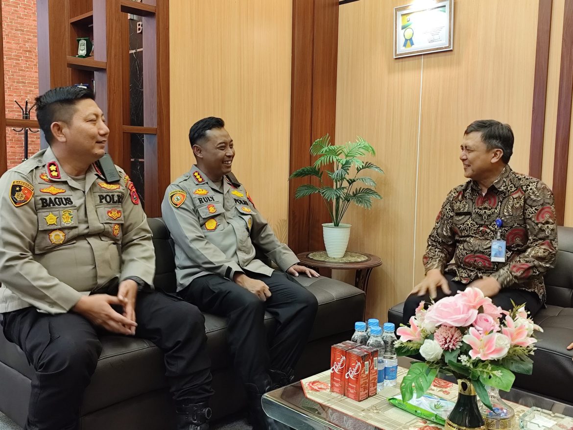 Kolaborasi Polresta Bukittinggi dan RRI Bukittinggi Sukseskan RRI Fest 2025