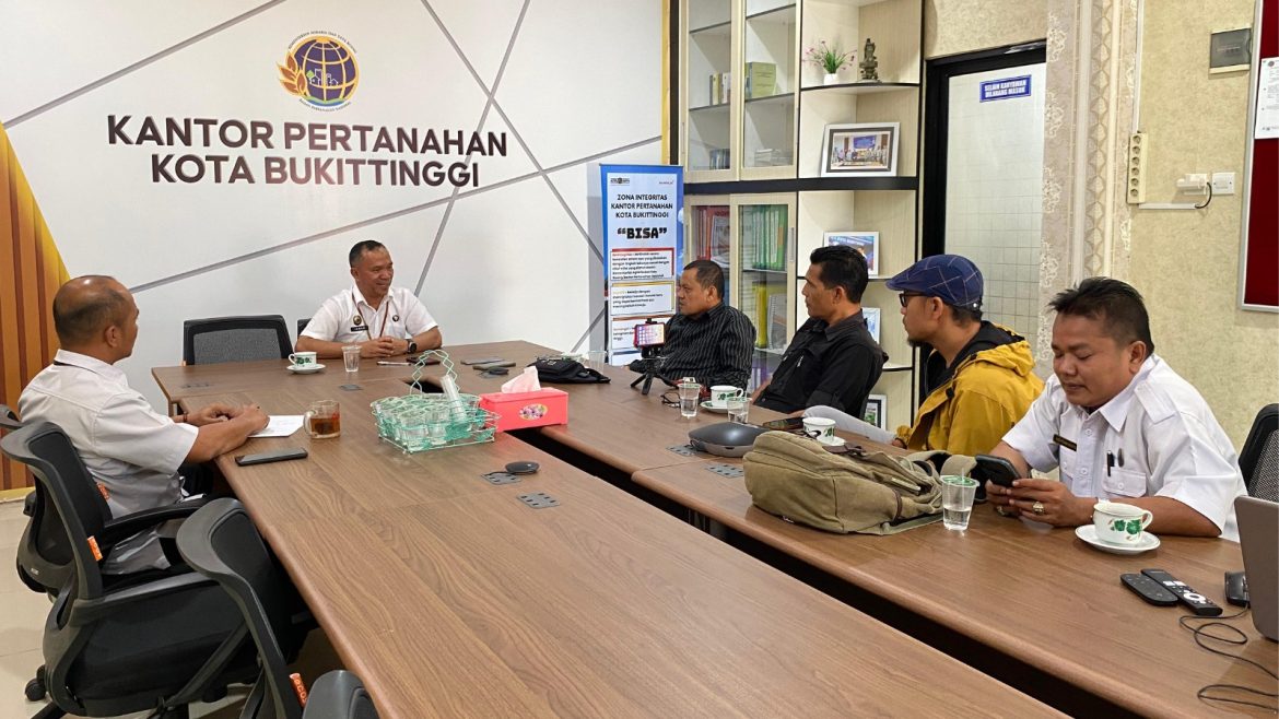 Kepala Kantor Pertanahan Kota Bukittinggi Tegaskan Tidak Ada Pegawai yang Diperiksa Polisi Terkait Kasus Penipuan Tanah