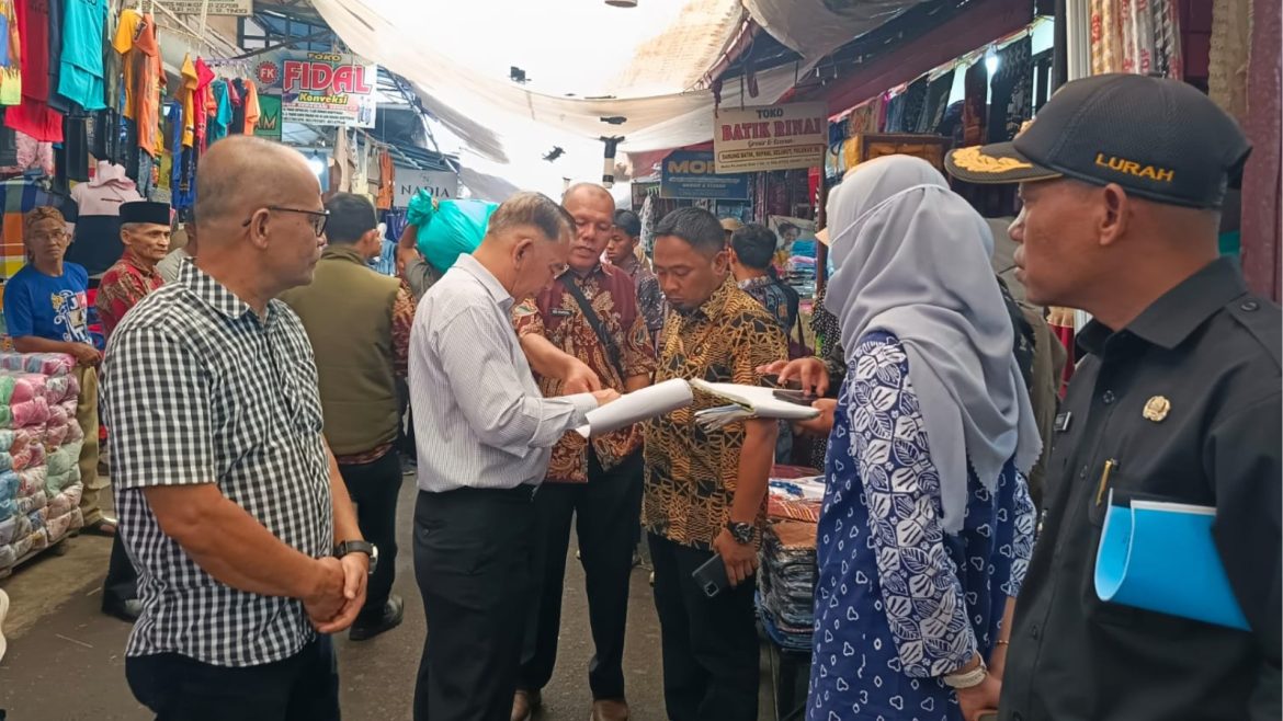 Tim Seksi Survei dan Pemetaan Kantah Bukittinggi Lakukan Peninjauan Langsung ke Lokasi Permasalahan Tanah