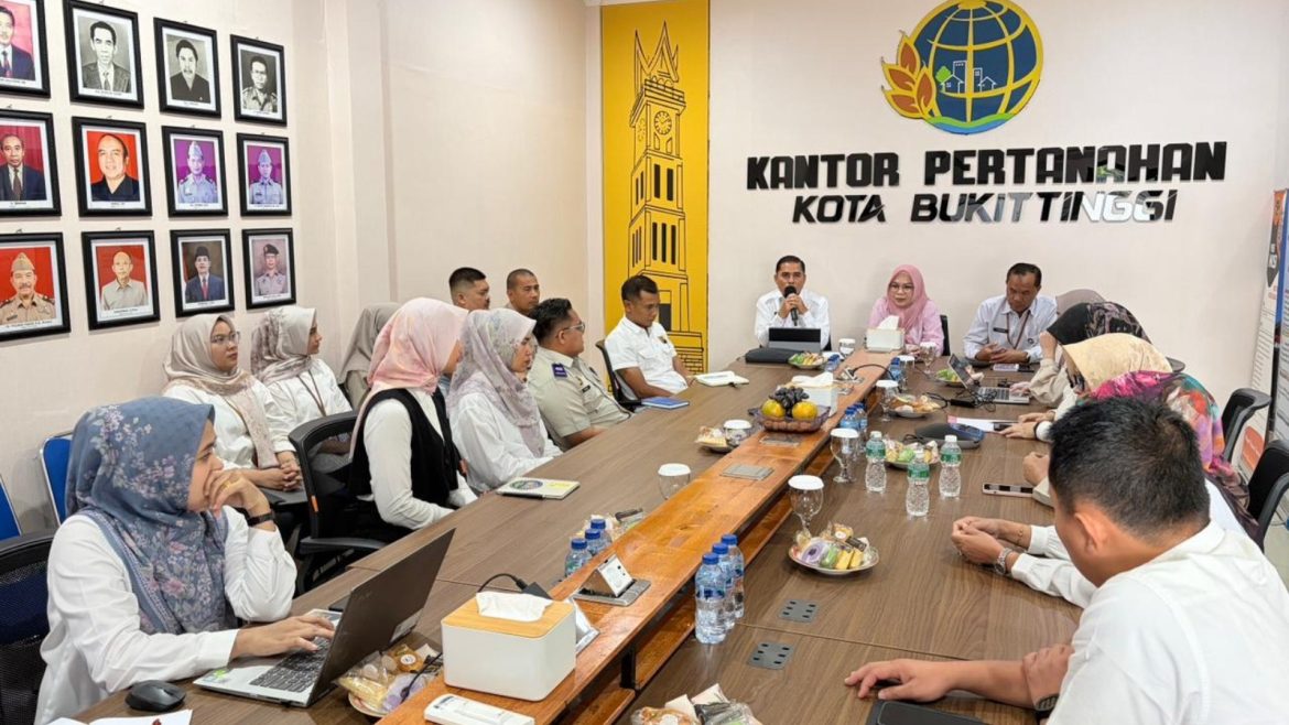 Monev Kearsipan di Kantor Pertanahan Kota Bukittinggi bersama Kepala Bagian Kearsipan Kementerian ATR/BPN