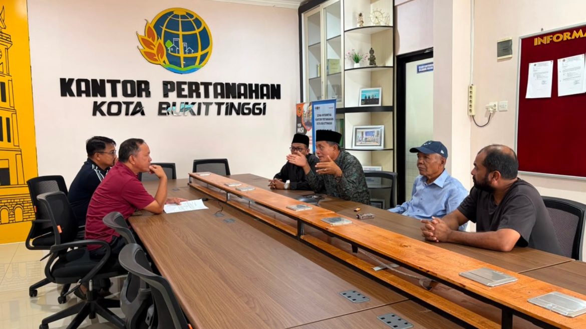 Wujudkan Tertib Administrasi, Kantah Bukittinggi Layani Konsultasi Tanah Wakaf